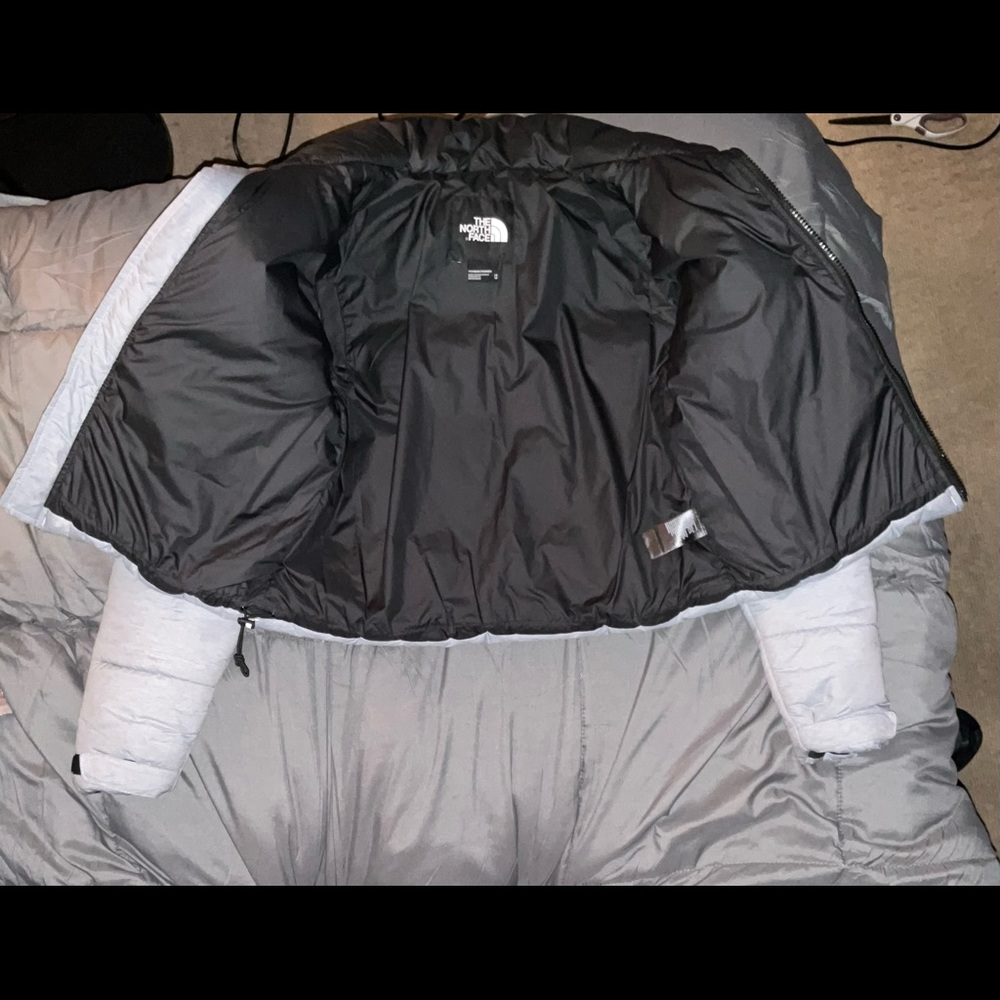 NWOT The North Face Saikuru cropped jacket in gray - Exclusive to ASOS - Picture 14 of 16